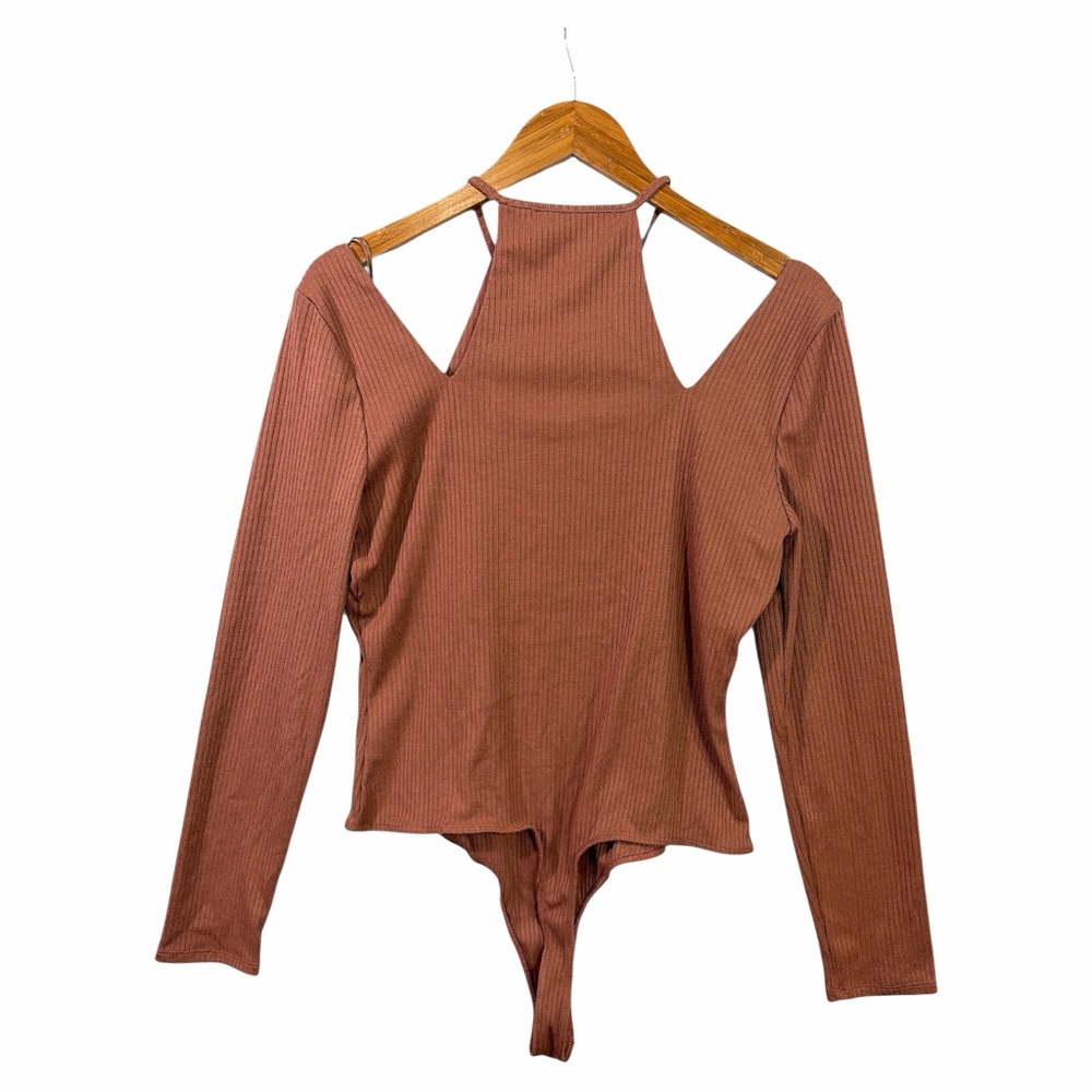 ASTR Cutout Ribbed Long-Sleeve Bodysuit in Rust - Picture 6 of 6